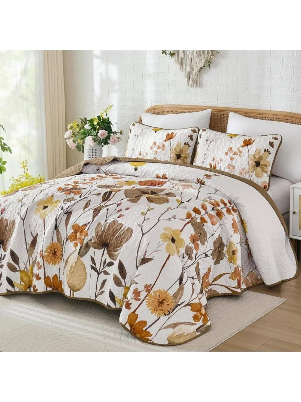 Queen Floral Quilt Set - 3 Piece Lightweight Bedspread for Cozy Fall Decor